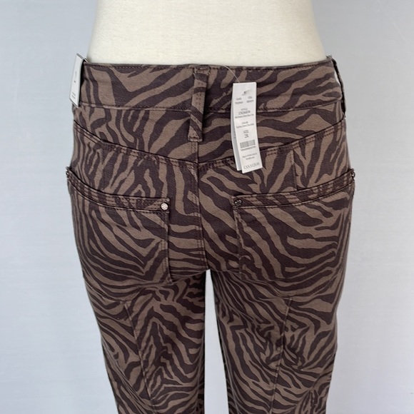 NWT WHBM Mid rise Zebra Skinny Crop Jeans Size 2 - Picture 13 of 16